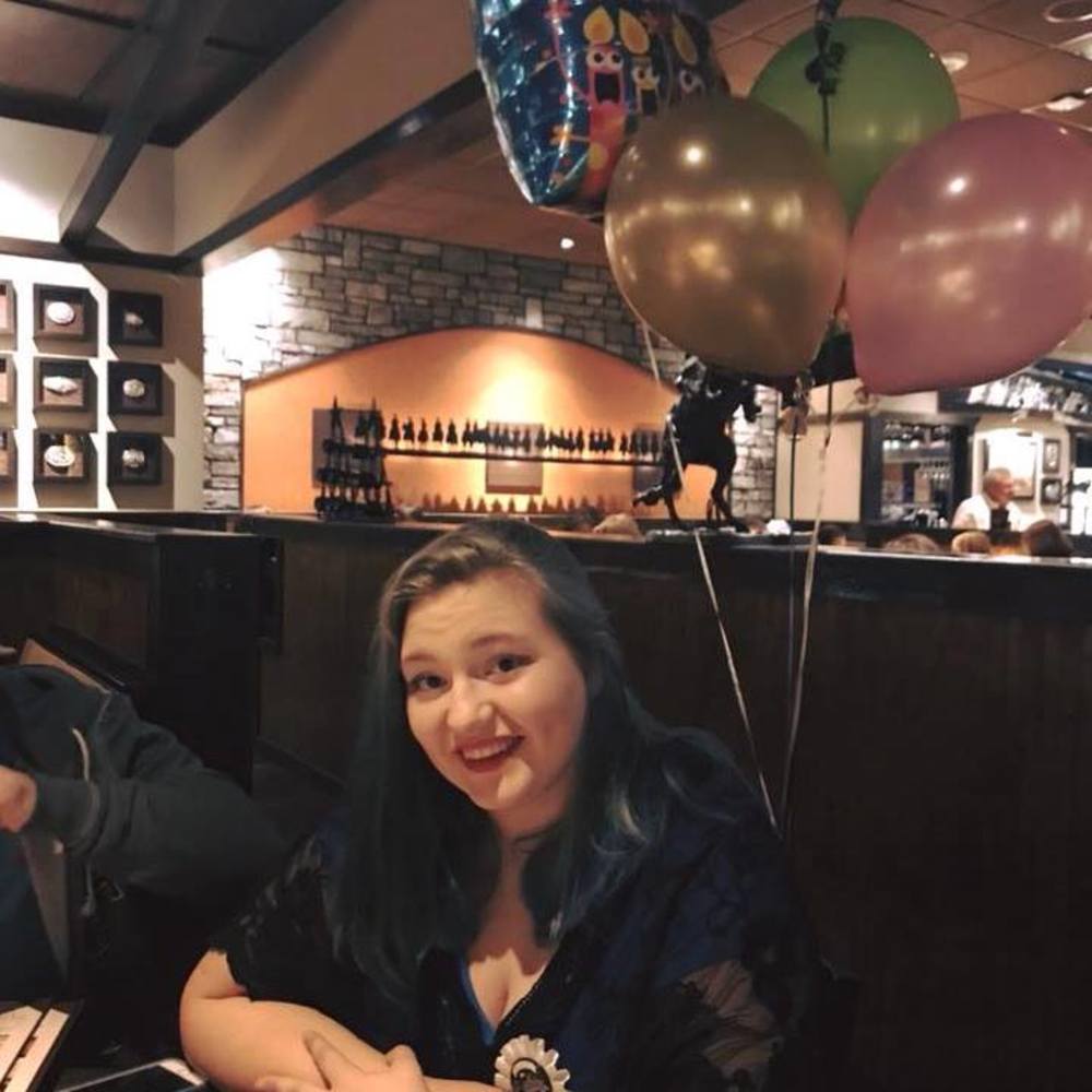 Meet your Posher, Alexis